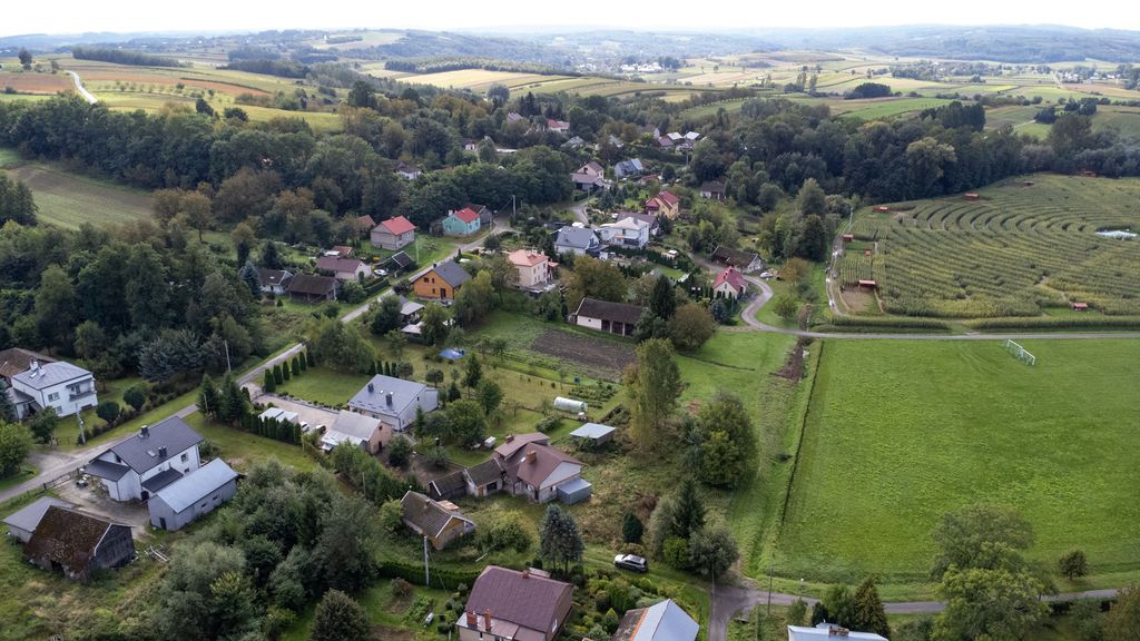 dom wolnostojący, 6 pokoi Łopuszka Mała. Zdjęcie 11