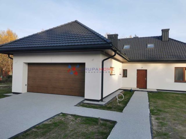 dom wolnostojący, 6 pokoi Ustanów. Zdjęcie 1