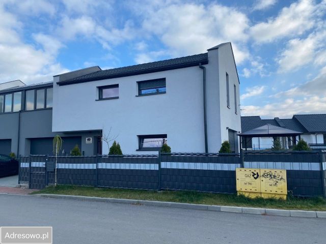 bliźniak, 4 pokoje Miasteczko Śląskie. Zdjęcie 1