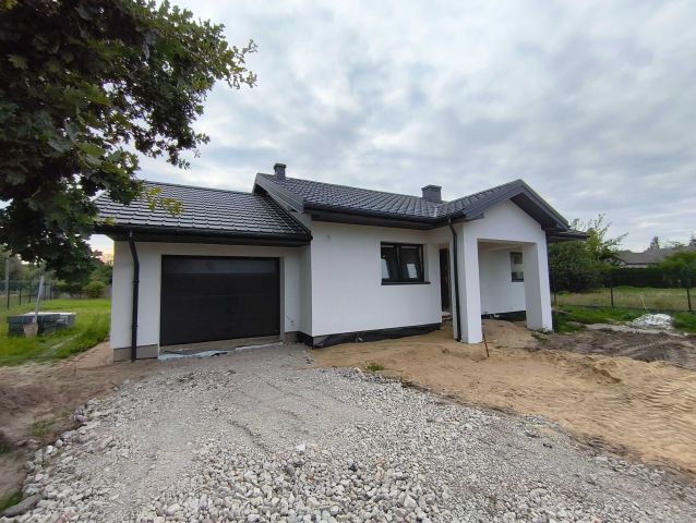 dom wolnostojący Bieniewice, ul. Słowicza. Zdjęcie 1