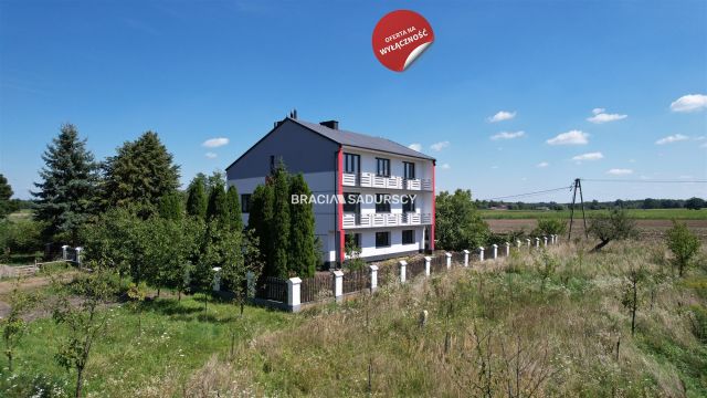 Mieszkanie 4-pokojowe Oleśnica. Zdjęcie 1