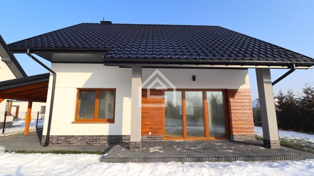 dom wolnostojący, 5 pokoi Kłaj. Zdjęcie 1