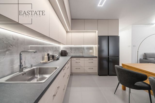 Mieszkanie 4-pokojowe Warszawa Śródmieście, al. Jana Pawła II. Zdjęcie 1