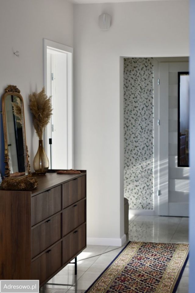 Mieszkanie 4-pokojowe Ostrowiec Świętokrzyski. Zdjęcie 3