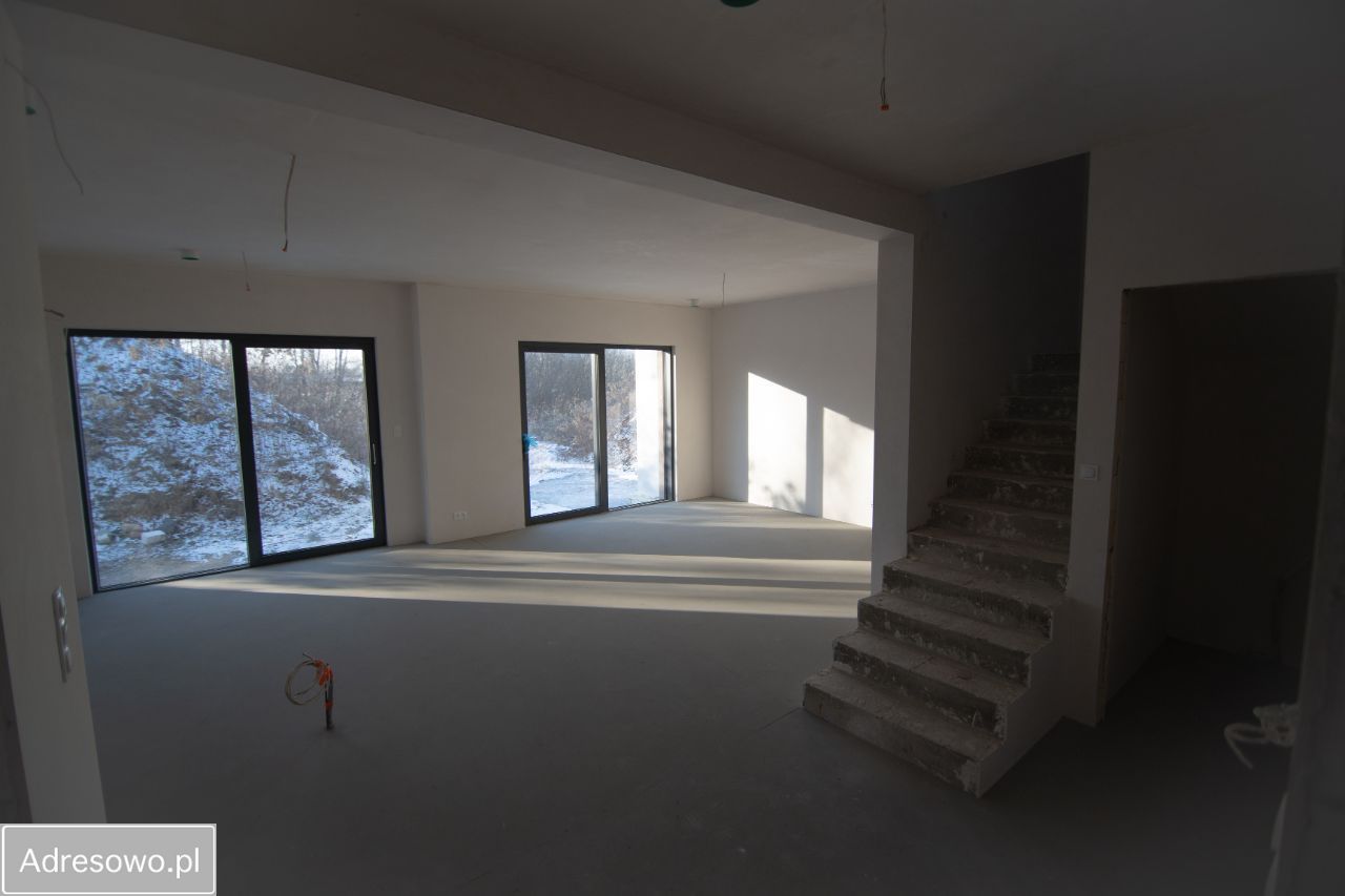 bliźniak, 5 pokoi Wiązowna. Zdjęcie 5