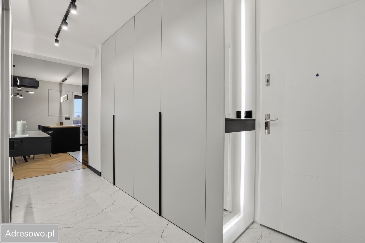 Mieszkanie 3-pokojowe Święta Katarzyna, ul. Kasztanowa. Zdjęcie 2