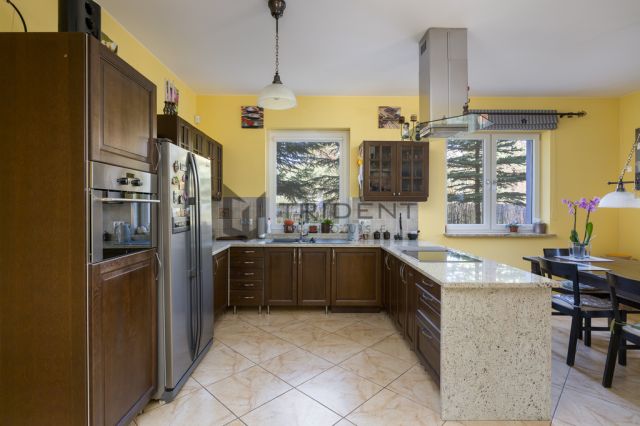 dom wolnostojący, 7 pokoi Łoś. Zdjęcie 9