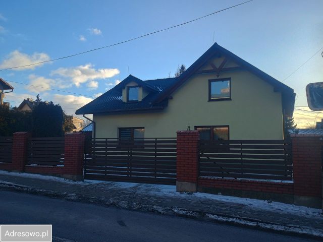 dom wolnostojący, 5 pokoi Wilkowice. Zdjęcie 1