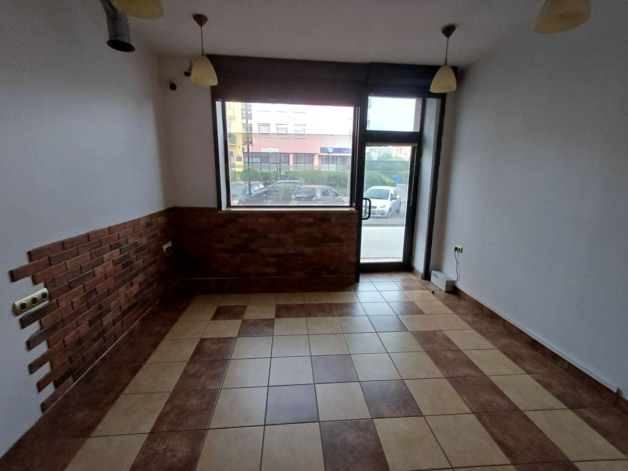 Lokal Żyrardów Centrum, ul. Waleriana Łukasińskiego. Zdjęcie 2