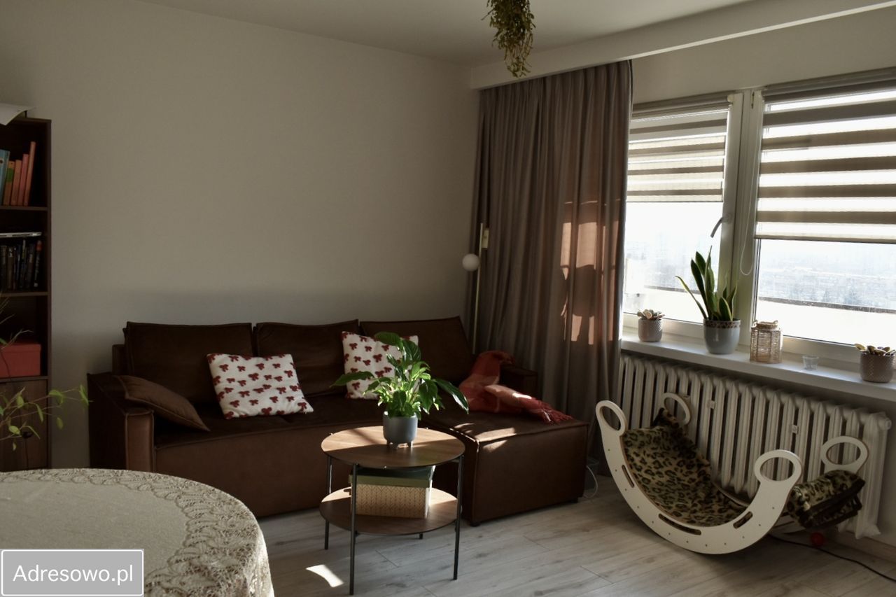 Mieszkanie 4-pokojowe Ostrowiec Świętokrzyski. Zdjęcie 1