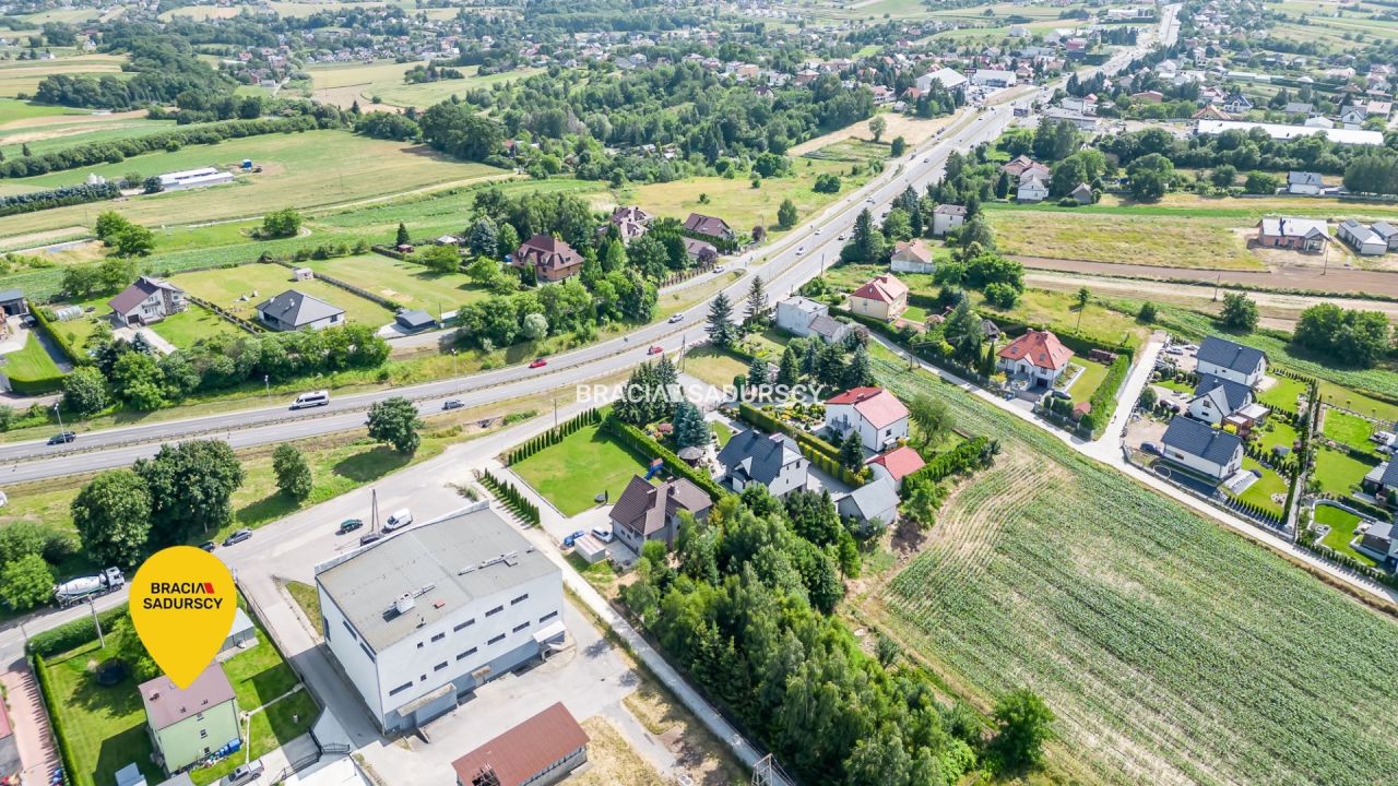 dom wolnostojący, 7 pokoi Luborzyca, ul. Warsztatowa