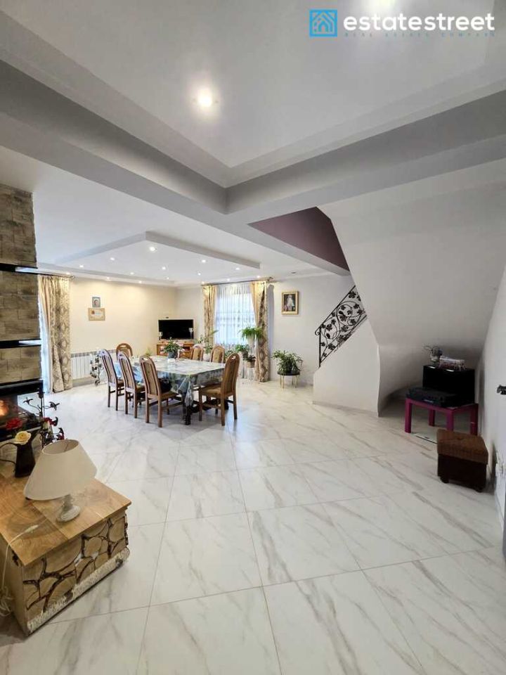 dom wolnostojący, 5 pokoi Bereżnica Wyżna. Zdjęcie 9