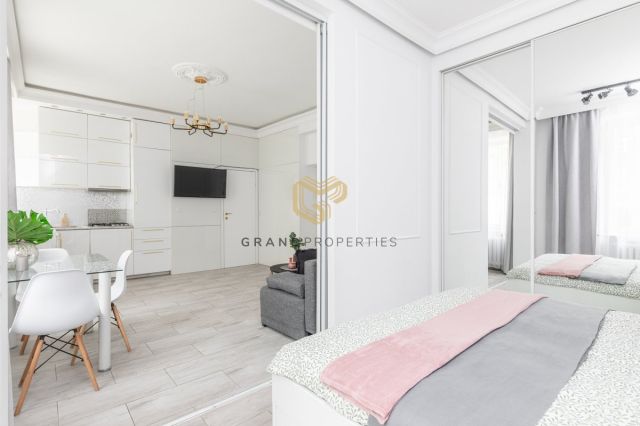 Mieszkanie 2-pokojowe Warszawa Wola, ul. Chmielna. Zdjęcie 9