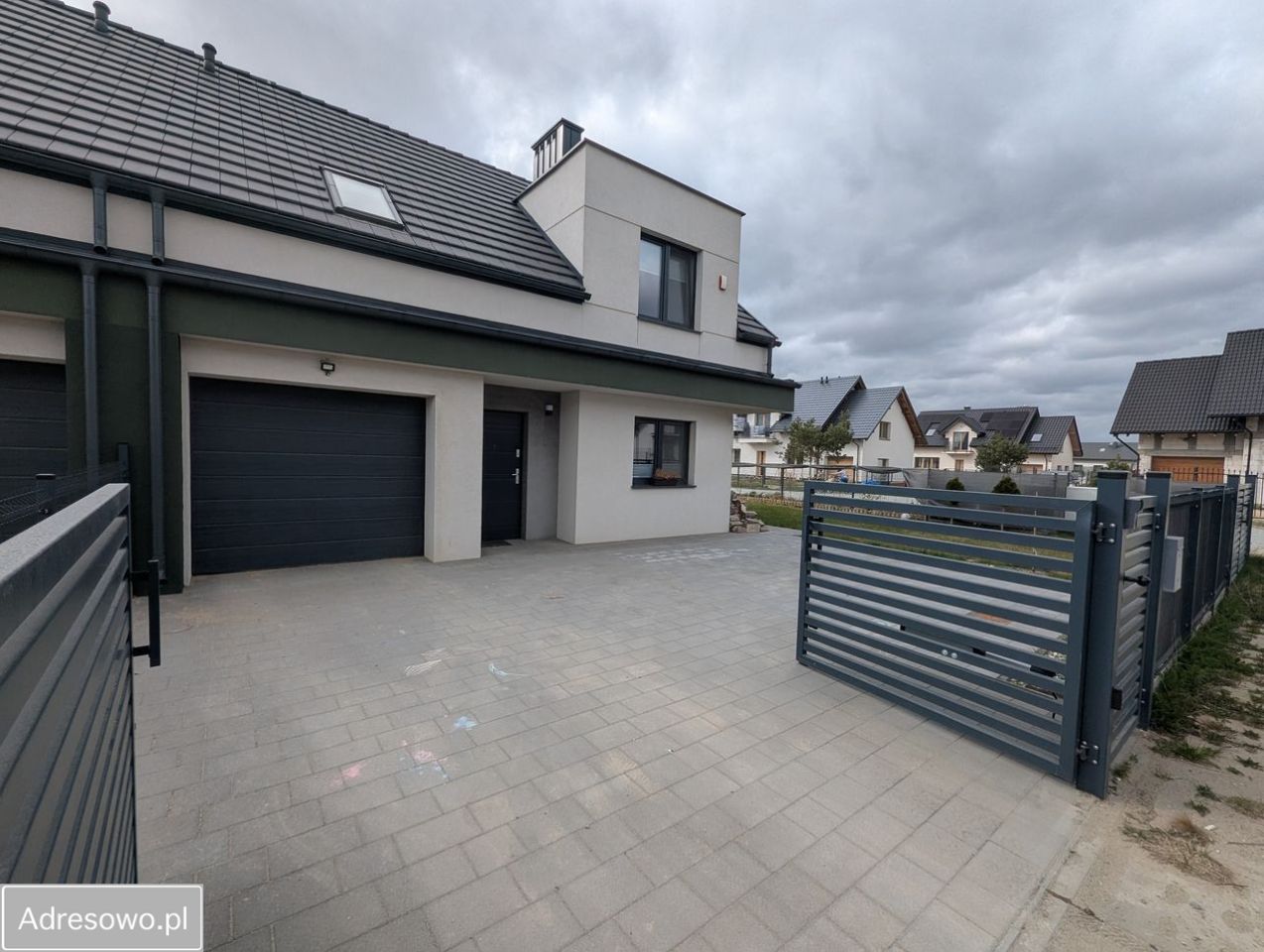 bliźniak, 3 pokoje Skowarcz. Zdjęcie 1