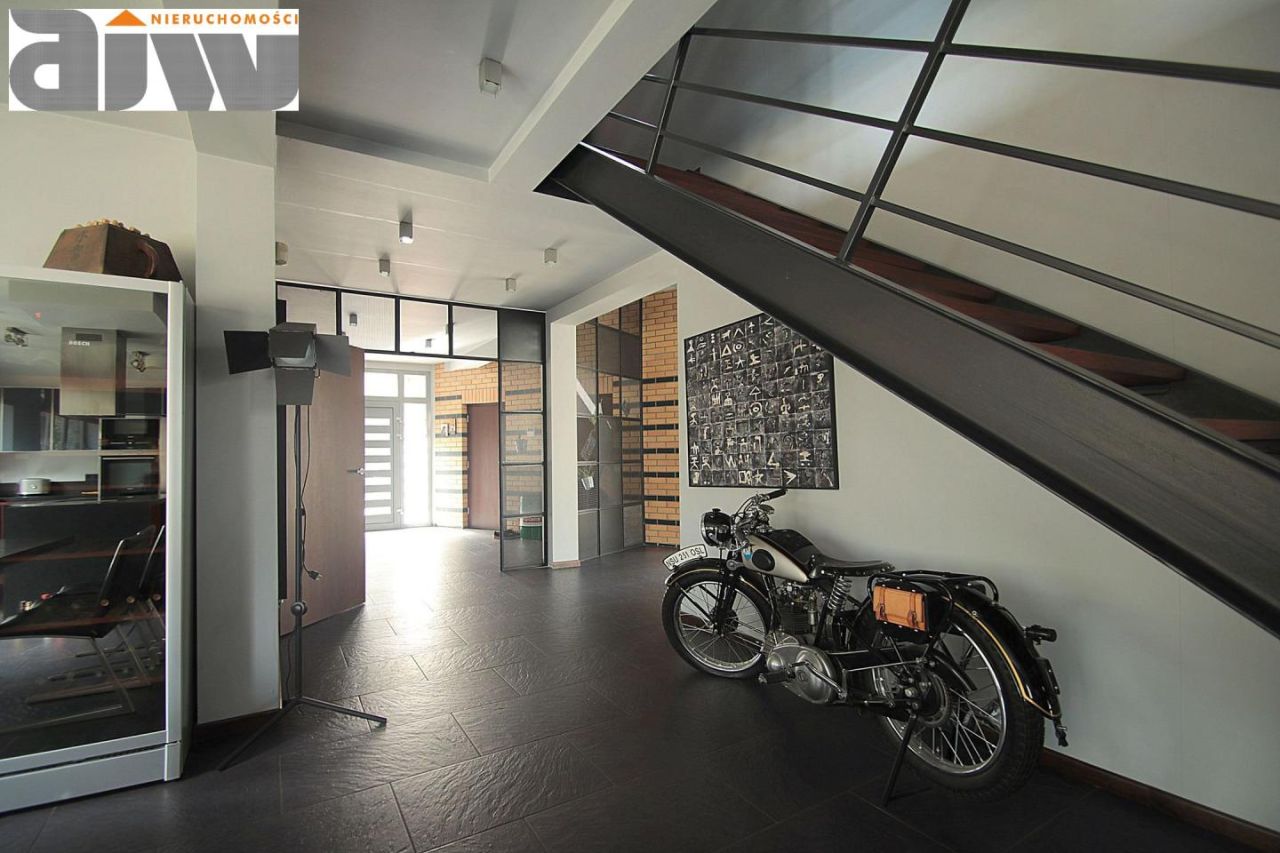 dom wolnostojący, 6 pokoi Hornówek