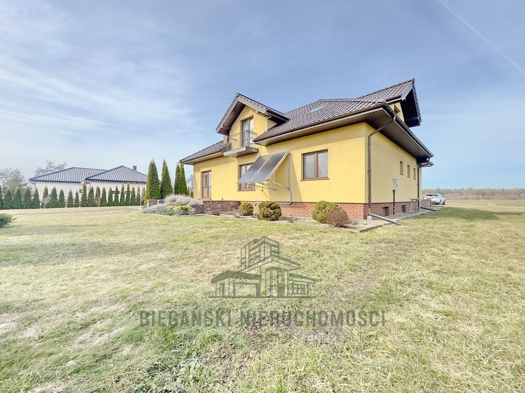 dom wolnostojący, 5 pokoi Łuszczów Drugi. Zdjęcie 4