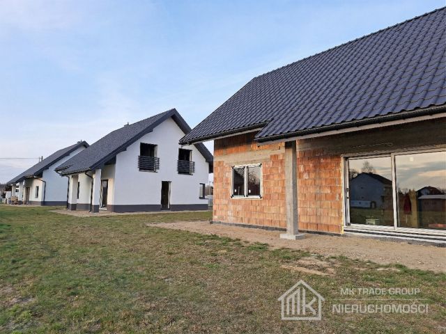 dom wolnostojący, 5 pokoi Kłaj. Zdjęcie 2