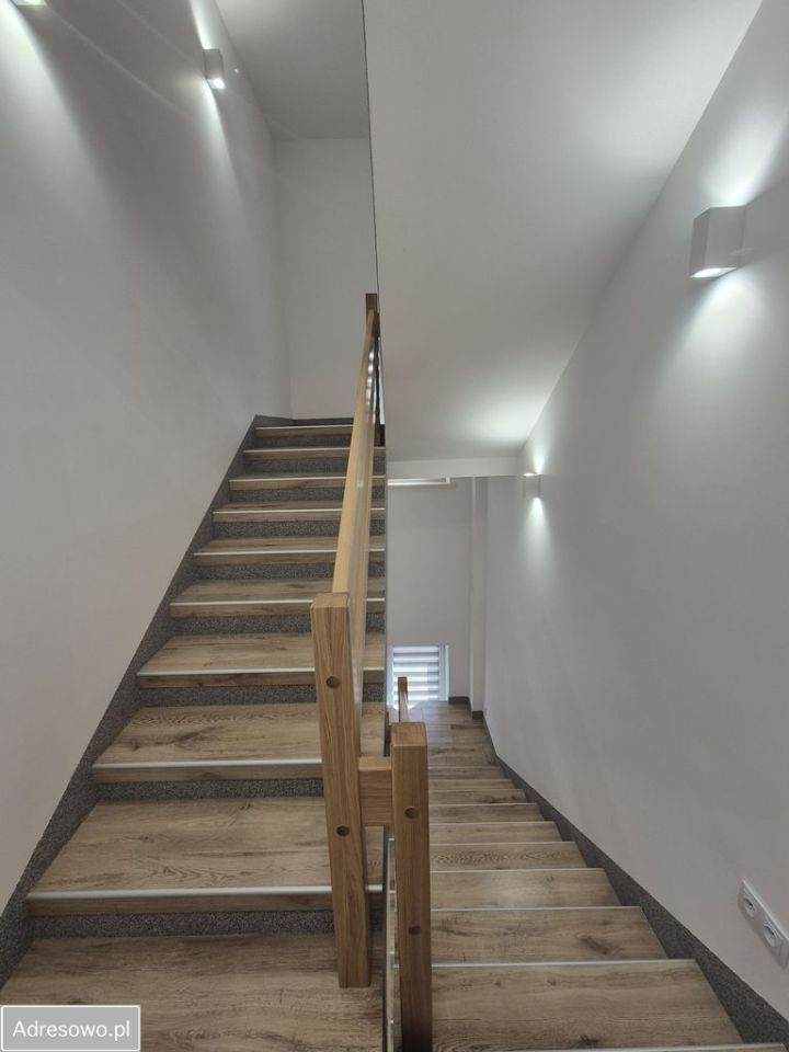 dom wolnostojący, 10 pokoi Częstochowa Centrum, ul. Sikorskiego. Zdjęcie 7