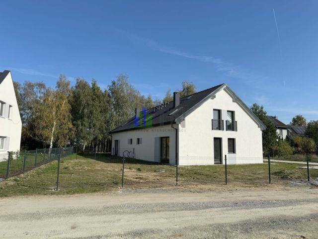 bliźniak, 5 pokoi Czernica. Zdjęcie 1