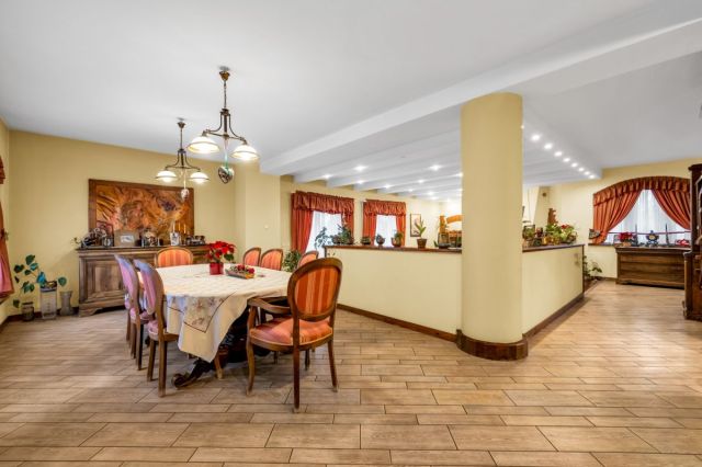 Lokal Piastów, ul. Orła Białego. Zdjęcie 18