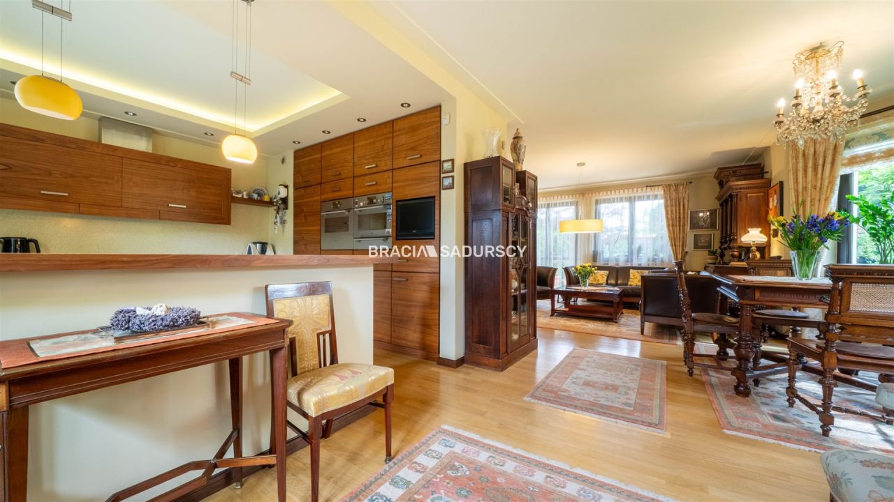 dom wolnostojący, 6 pokoi Bibice, ul. Kwiaty Polne. Zdjęcie 3