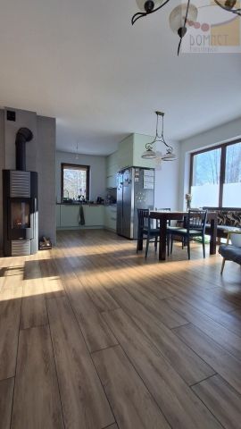 dom wolnostojący, 5 pokoi Jaktorów-Kolonia. Zdjęcie 3