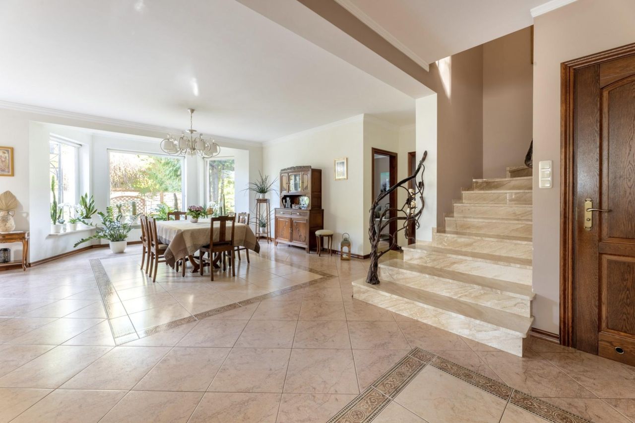 dom wolnostojący, 7 pokoi Chyby, ul. Cisowa. Zdjęcie 3