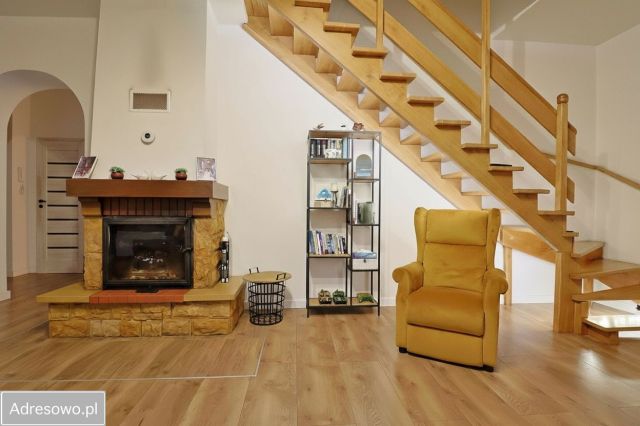 dom wolnostojący, 5 pokoi Łódź Bałuty, ul. Helska. Zdjęcie 1