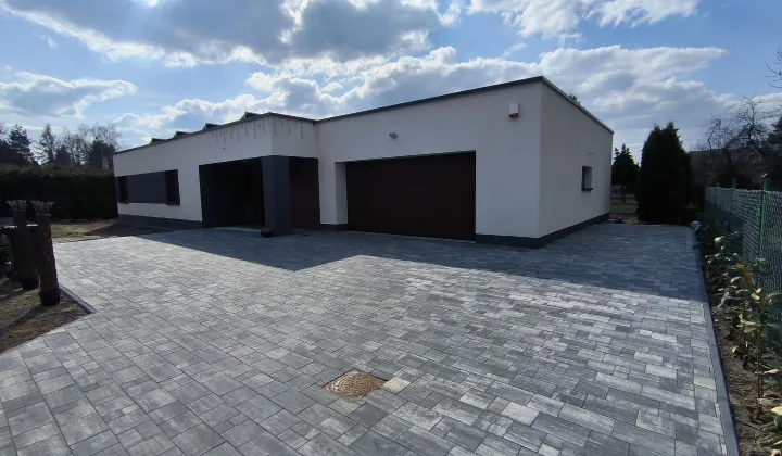 dom wolnostojący, 4 pokoje Czekanów, ul. Zielona