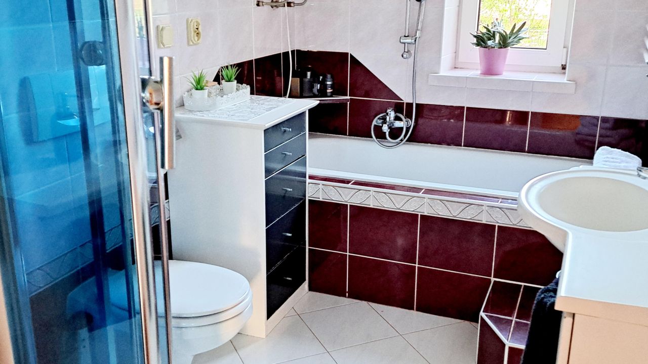 dom wolnostojący, 5 pokoi Rzuchowa. Zdjęcie 8