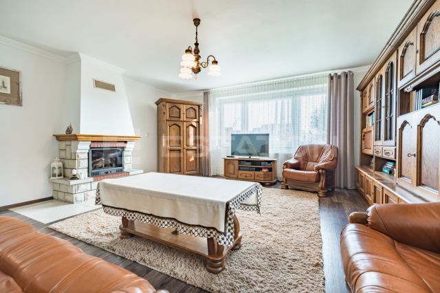 dom wolnostojący, 6 pokoi Strażów. Zdjęcie 4