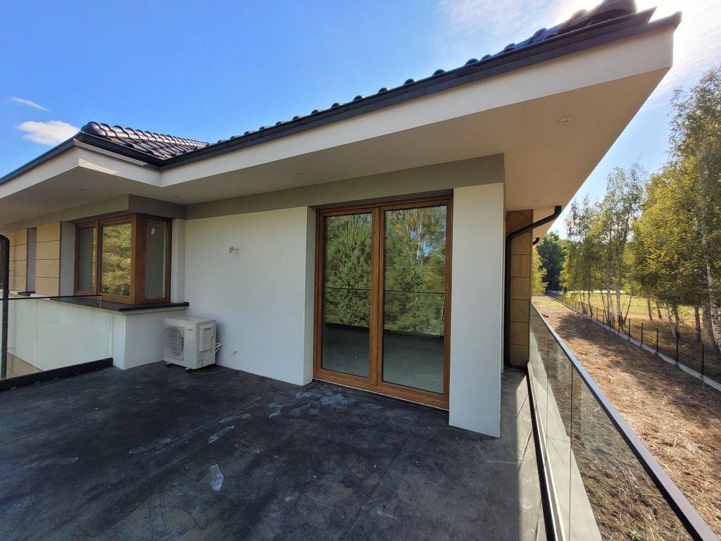 dom wolnostojący, 5 pokoi Złotokłos. Zdjęcie 2