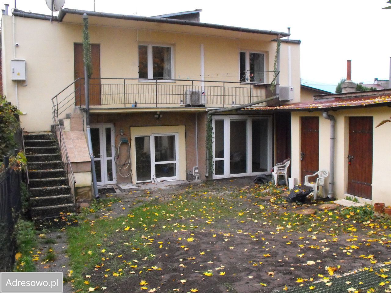 dom wolnostojący, 4 pokoje Opoczno, pl. Strażacki. Zdjęcie 1