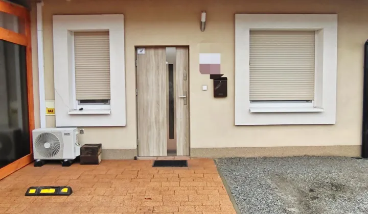 dom szeregowy, 3 pokoje Namysłów, -