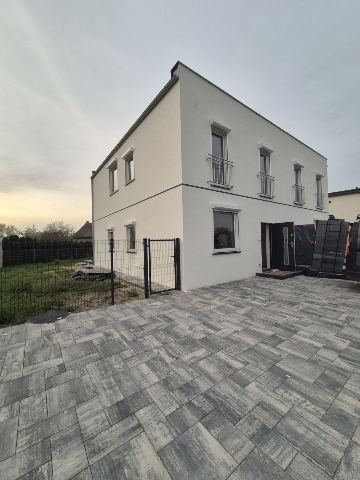 bliźniak, 5 pokoi Białężyce. Zdjęcie 1