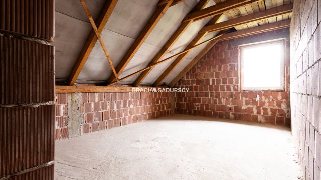 dom wolnostojący, 5 pokoi Kaszów. Zdjęcie 14