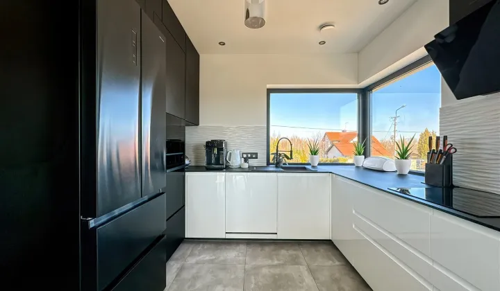 dom wolnostojący, 6 pokoi Bielowicko