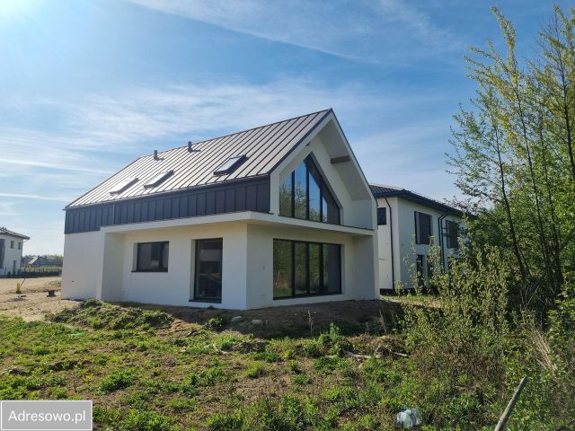 dom wolnostojący, 5 pokoi Halickie. Zdjęcie 1