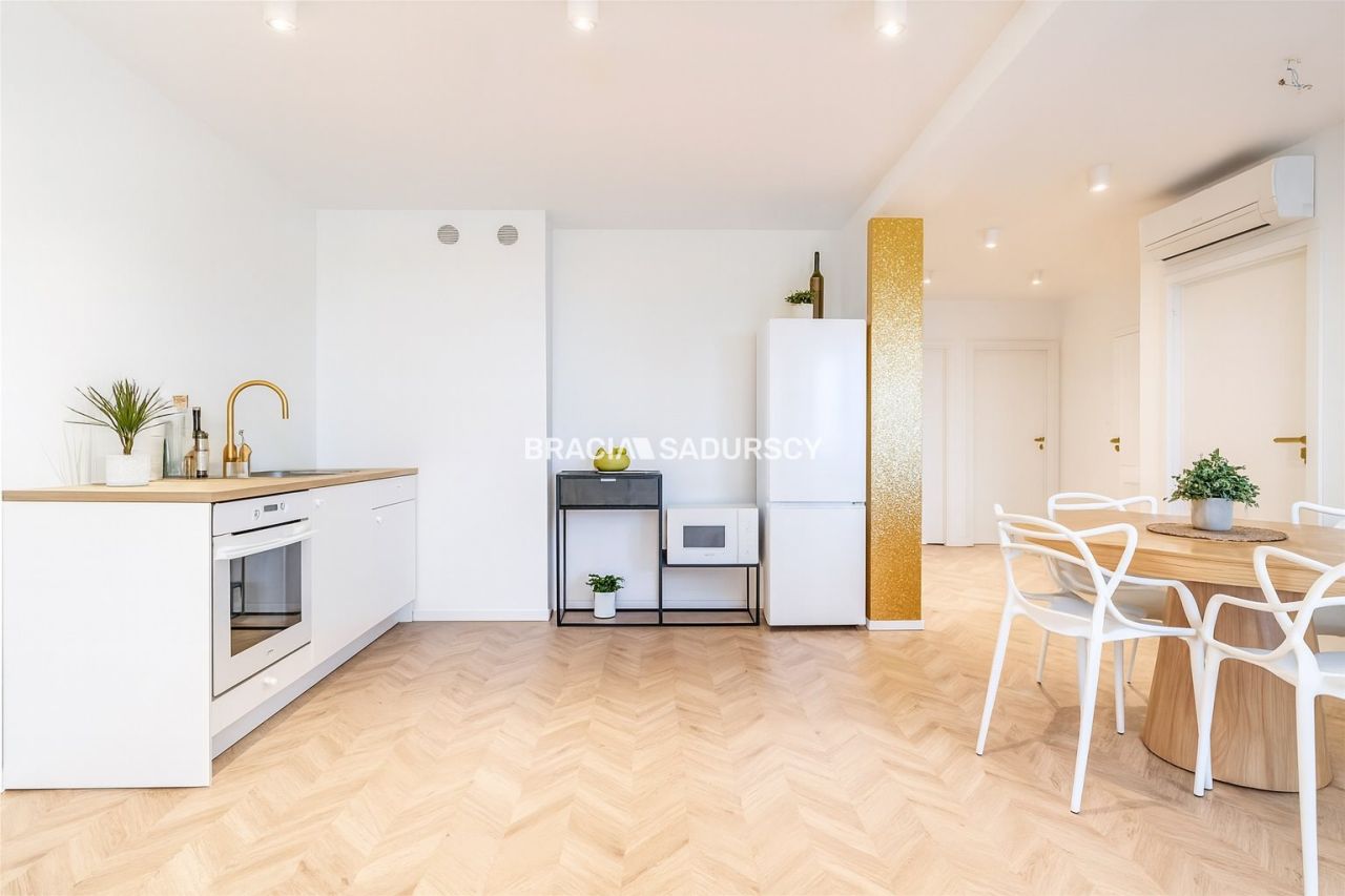 Mieszkanie 4-pokojowe Kraków Bieżanów, ul. Henryka i Karola Czeczów. Zdjęcie 2