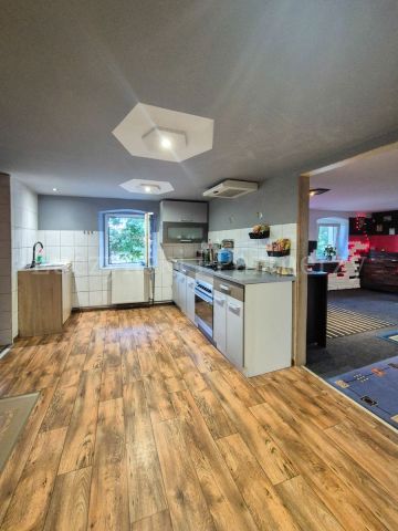 dom wolnostojący, 5 pokoi Pasiecznik. Zdjęcie 14