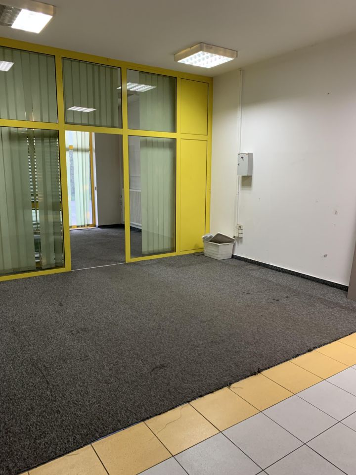 Biuro Marki, al. marsz. Józefa Piłsudskiego. Zdjęcie 2