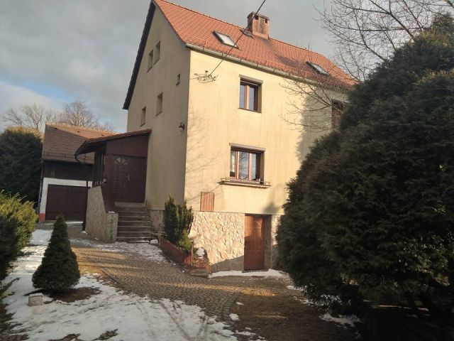 dom wolnostojący, 4 pokoje Bogatynia Markocice, ul. Leśna. Zdjęcie 1