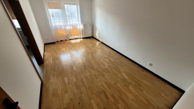 Mieszkanie 3-pokojowe Kielce Podkarczówka, ul. Hugona Kołłątaja. Zdjęcie 2