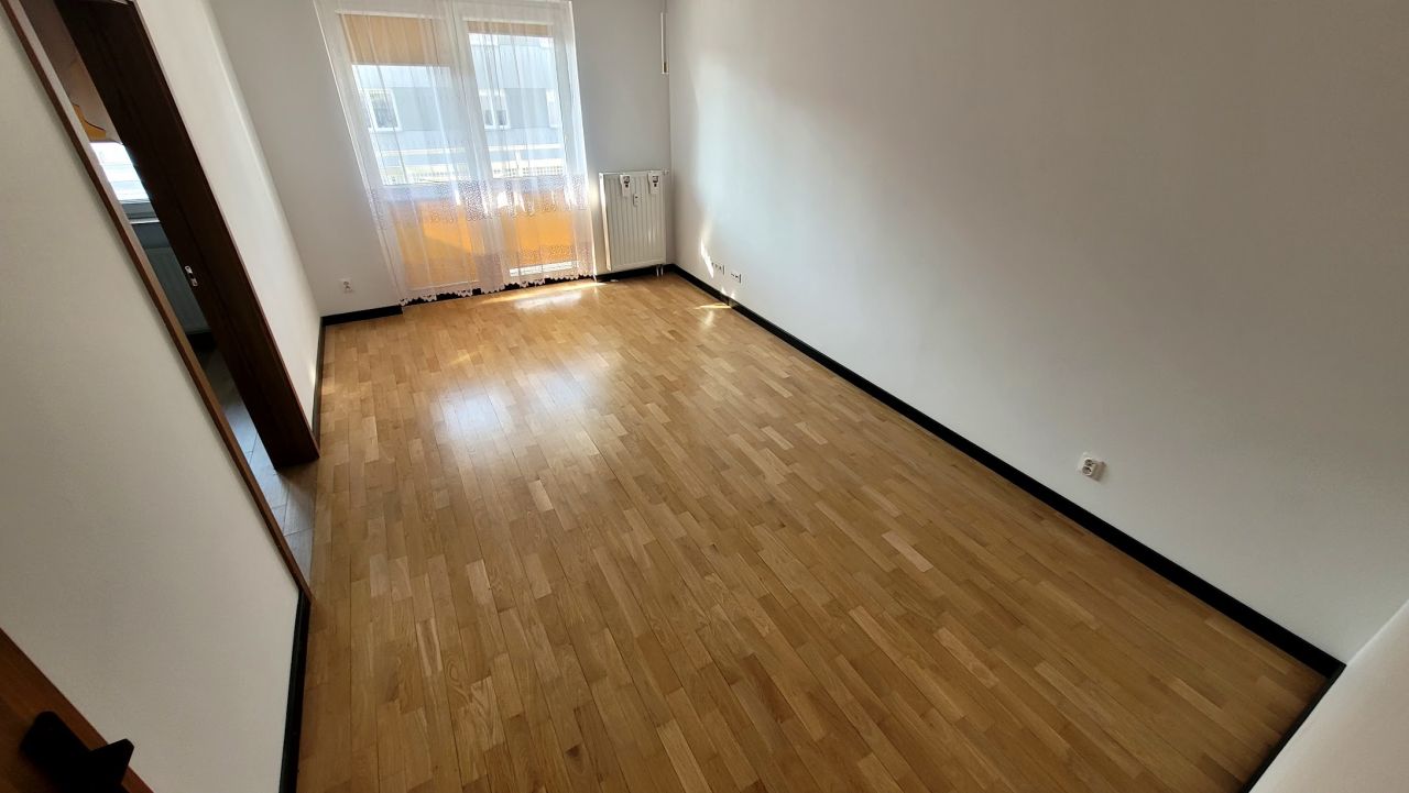 Mieszkanie 3-pokojowe Kielce Podkarczówka, ul. Hugona Kołłątaja. Zdjęcie 2