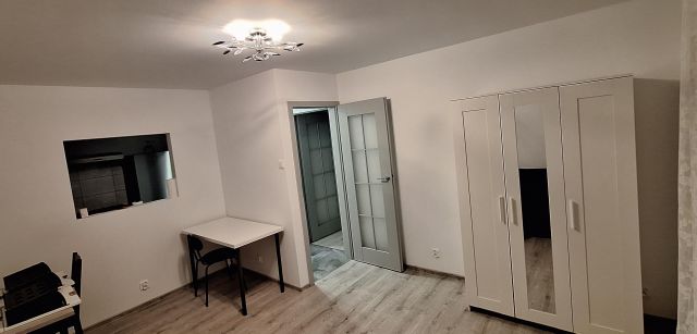 Mieszkanie 2-pokojowe Kraków Dębniki, ul. Komandosów. Zdjęcie 1