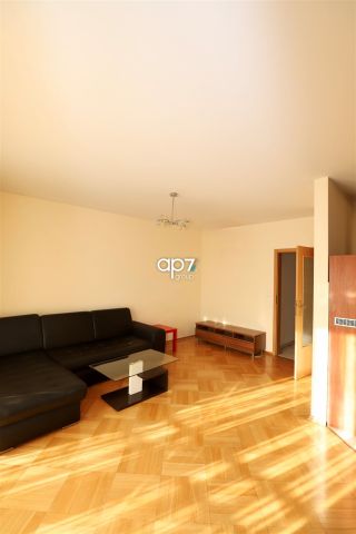 Mieszkanie 3-pokojowe Kraków Dębniki, ul. Lubostroń. Zdjęcie 2