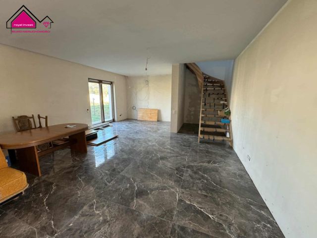 bliźniak, 3 pokoje Rumin. Zdjęcie 12