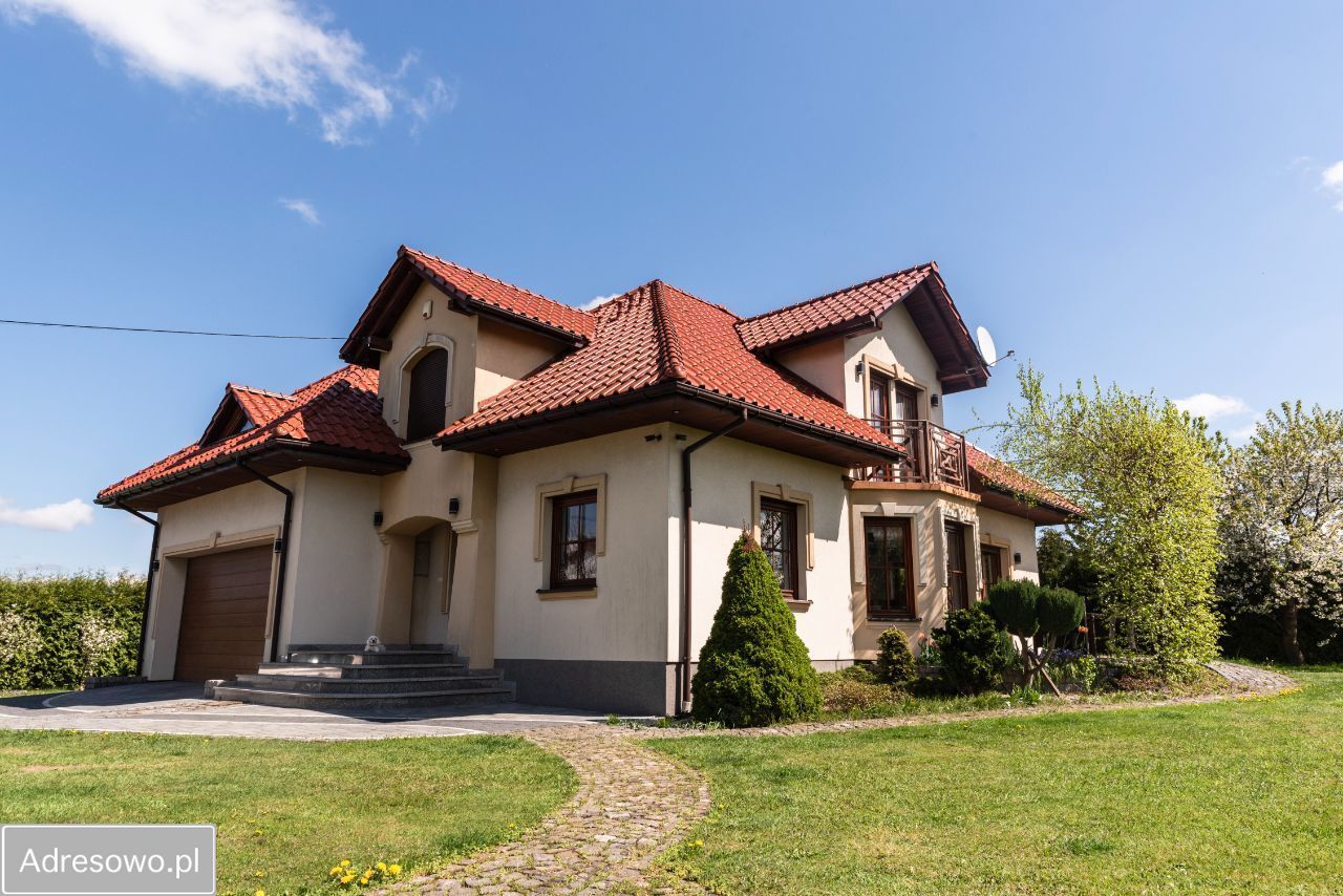 dom wolnostojący, 5 pokoi Tomice