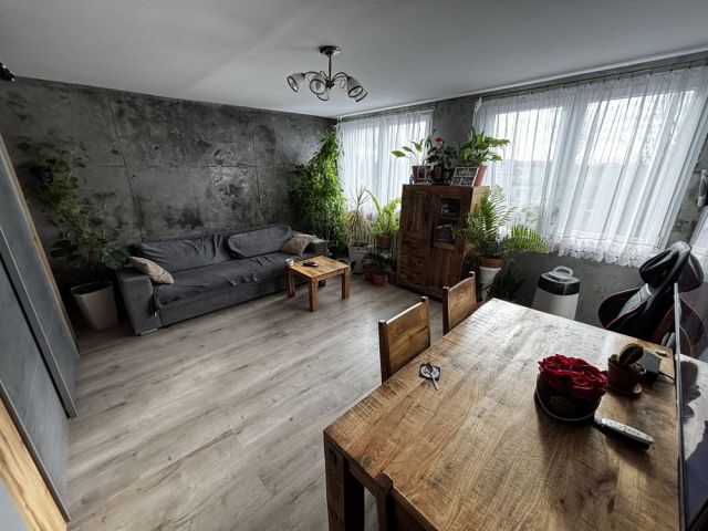 Mieszkanie 3-pokojowe Oława. Zdjęcie 1