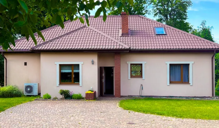 dom wolnostojący, 6 pokoi Charbrowo, ul. Dębowa